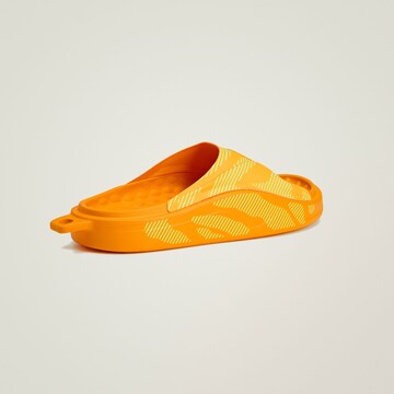 Claquettes / Tongs ADIDAS BY STELLA MCCARTNEY en orange