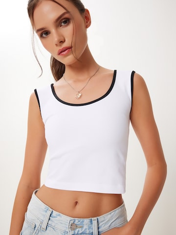 Happiness İstanbul Τοπ σε μαύρο