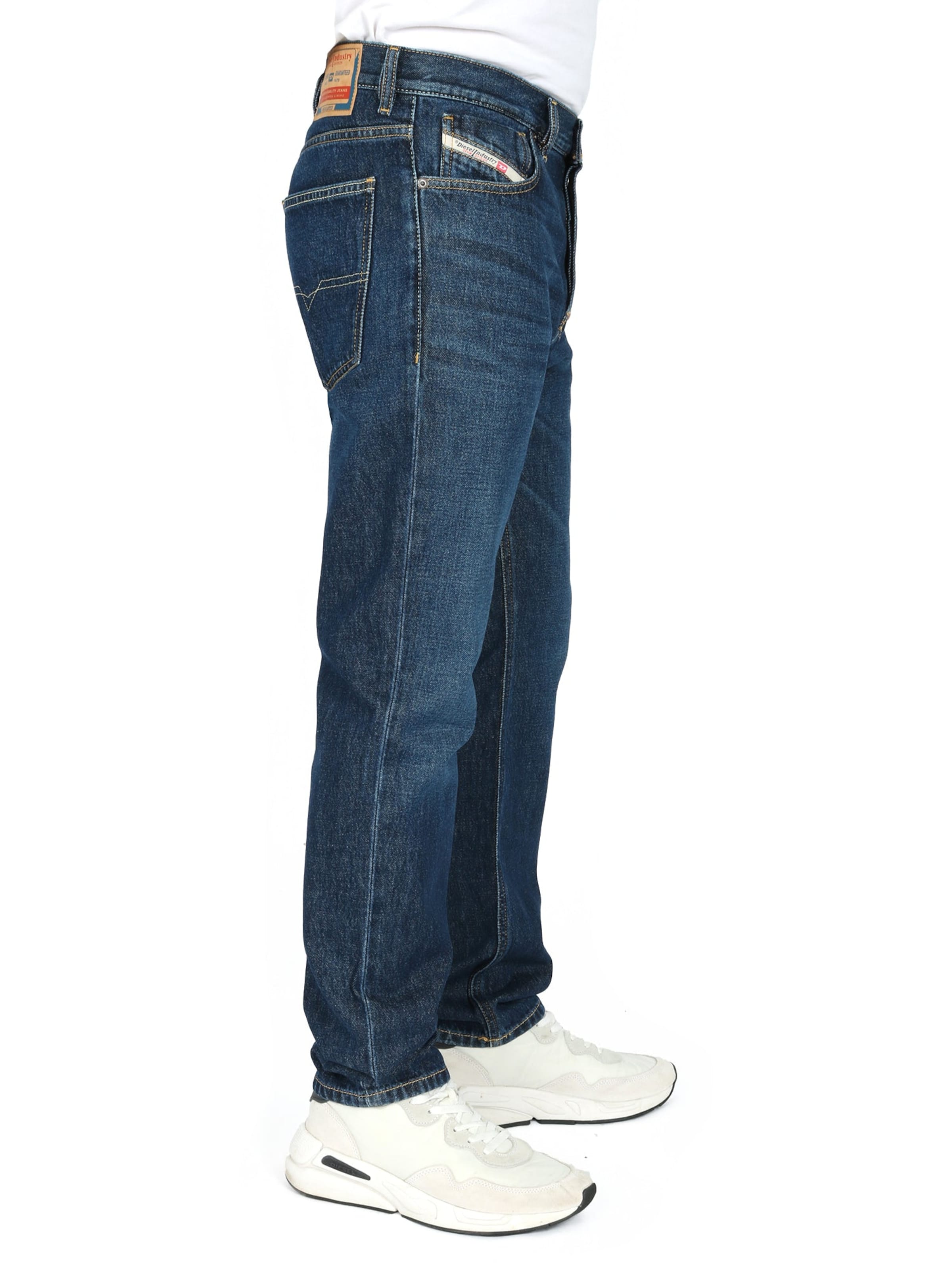 Slimfit Jeans 'Straight 1995 D-SARK' di DIESEL in blu