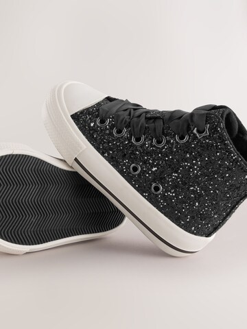 Next Sneaker in Schwarz