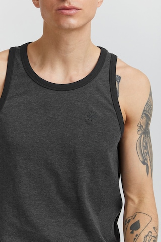 11 Project Tanktop 'Görte' in Grau