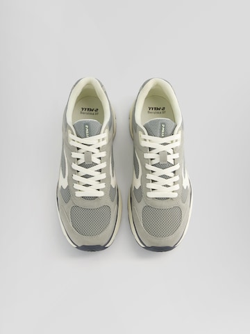 Bershka Platform trainers in Grey