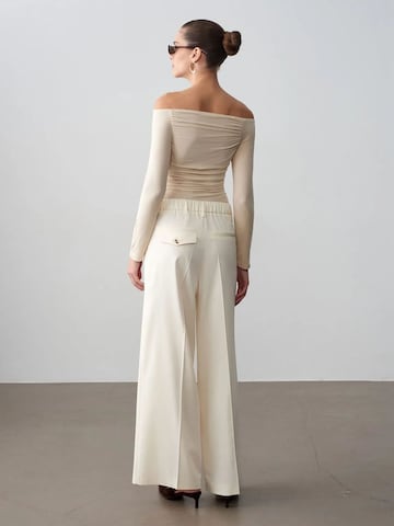 Dilvin Wide leg Pants in Beige