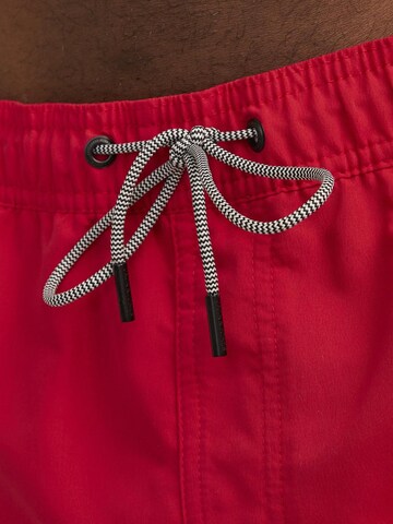 Pantaloncini da bagno 'JPSTFIJI' di JACK & JONES in rosso