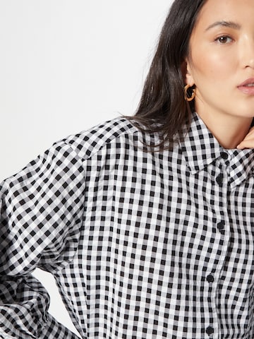 Monki Blouse in Zwart