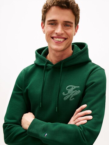 TOMMY HILFIGER Sweatshirt in Grün