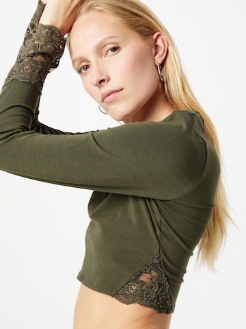 ABOUT YOU Shirt 'Tamina' in Groen