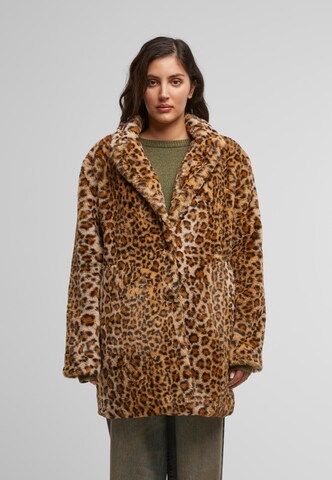 Manteau mi-saison Urban Classics en marron : devant
