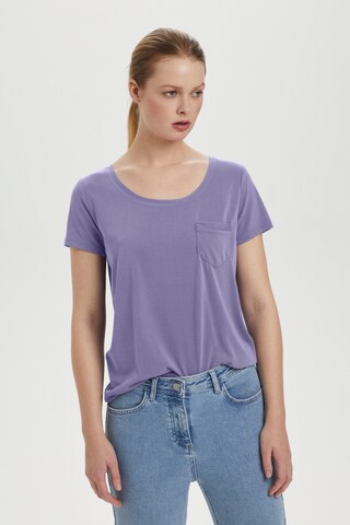 T-shirt SOAKED IN LUXURY en violet : devant