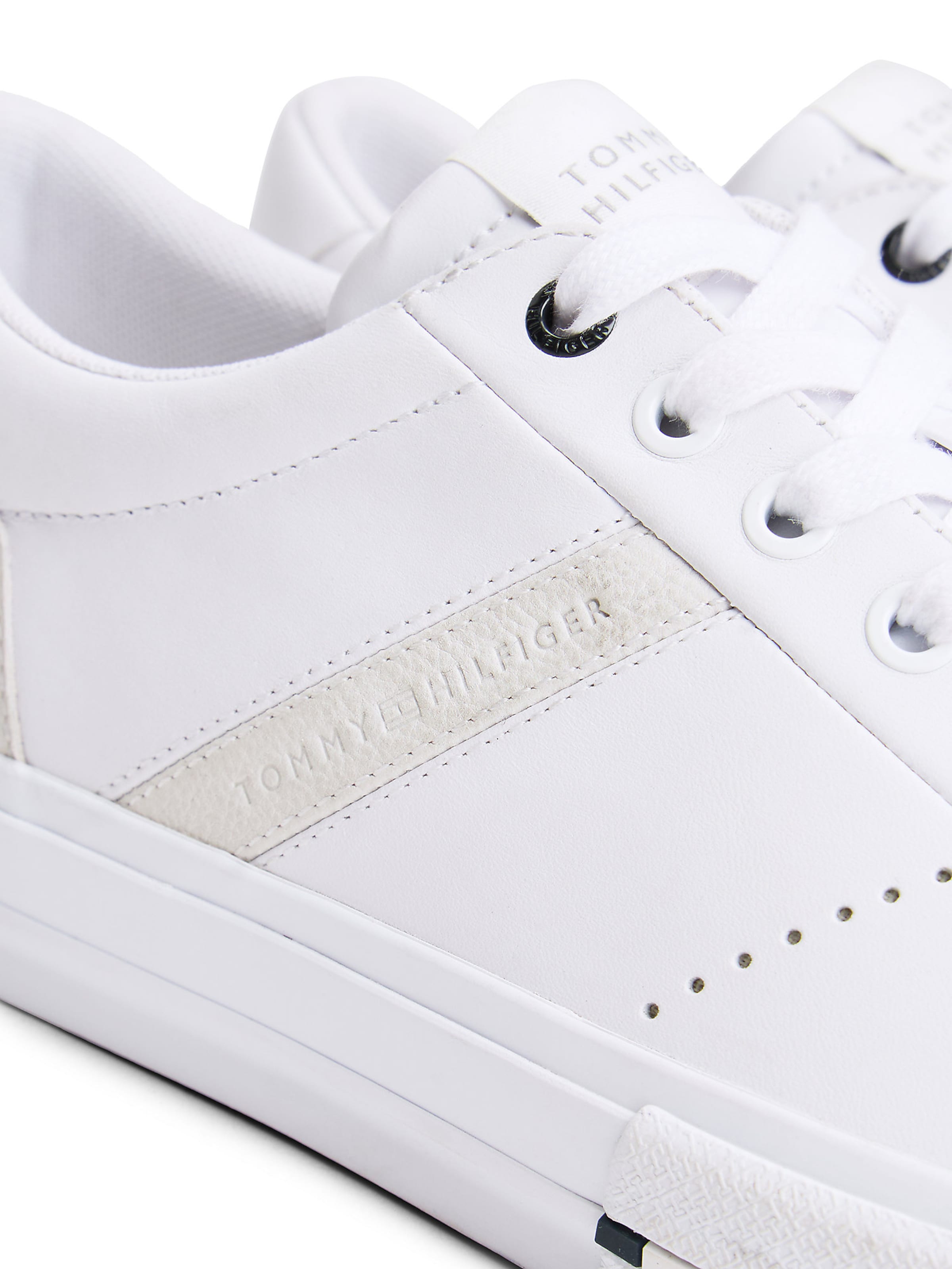 TOMMY HILFIGER Sneakers in White