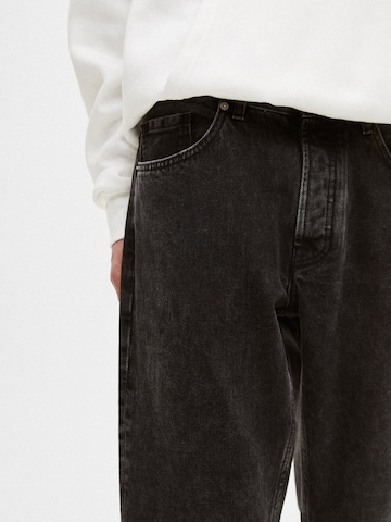 Pull&Bear Loosefit Jeans in Grijs