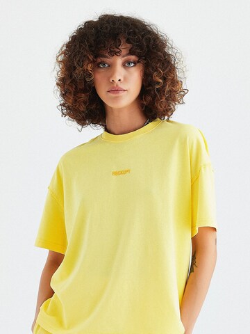 Rockupy Shirt 'Lillith'‌‌‌‌‌‌‌ in Gelb