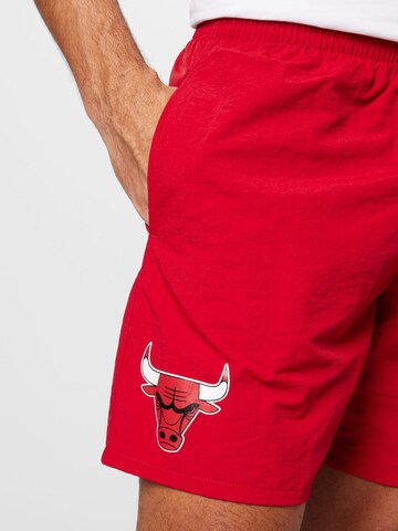 Mitchell & Ness - regular Pantalón en rojo