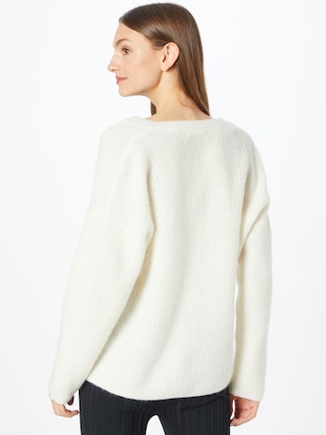 Gestuz Pullover 'Alpha' in Beige