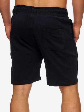 Regular Pantalon '17600' Tazzio en noir