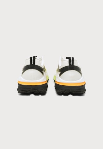 HOKA Poolsaabas 'Stinson 8', värv valge