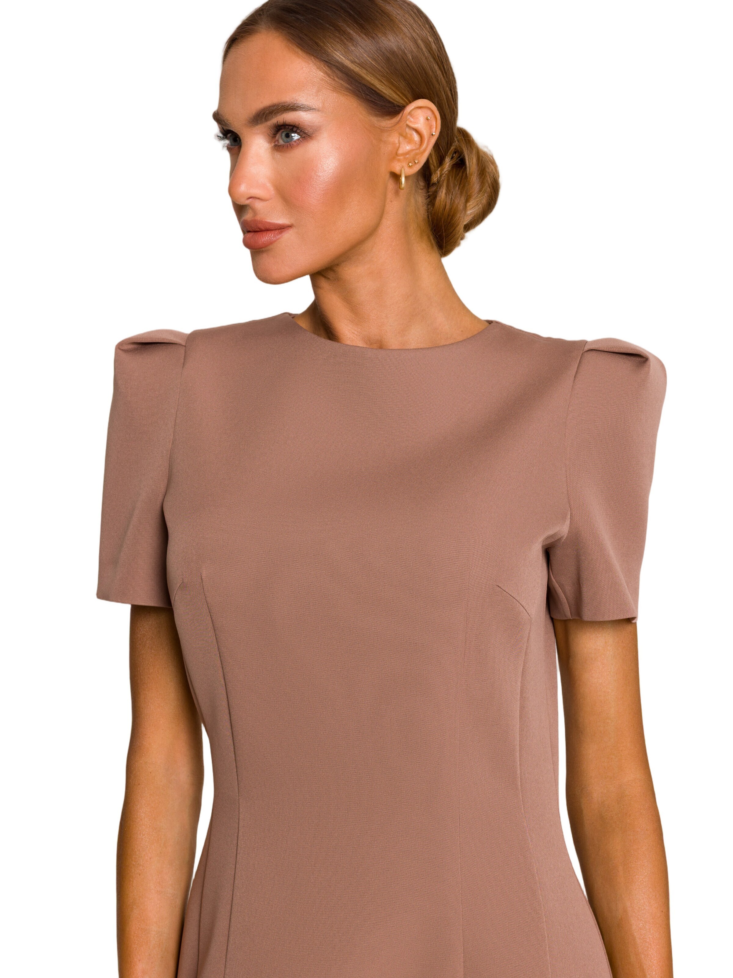 Rochie de la made of emotion pe maro