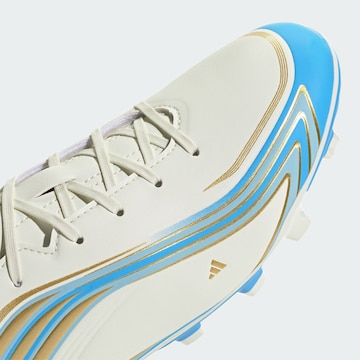ADIDAS PERFORMANCE - Zapatillas de fútbol 'F50 Messi Club' en beige