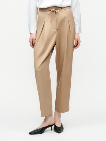 BOSS Szabványos Élére vasalt nadrágok 'Tophelia' - barna: elől