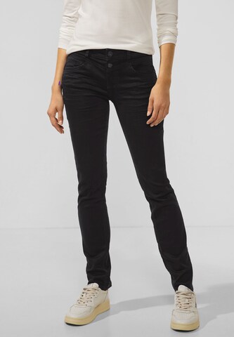 STREET ONE Slimfit Jeans in Schwarz: predná strana