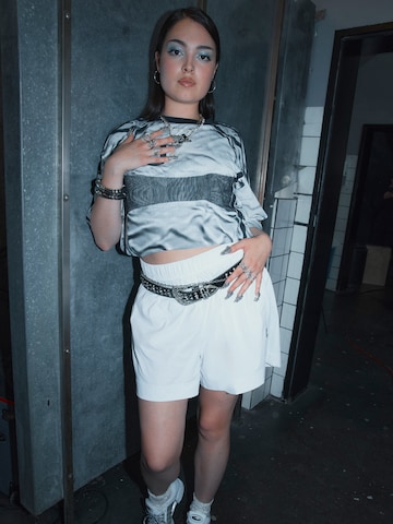 ADIDAS ORIGINALS Футболка 'Adilenium Season 4 Teamgeist' в Белый