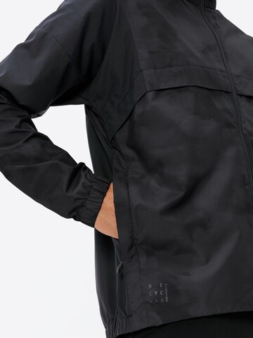 VAUDE Outdoor jacket 'Loamer Air' in Black
