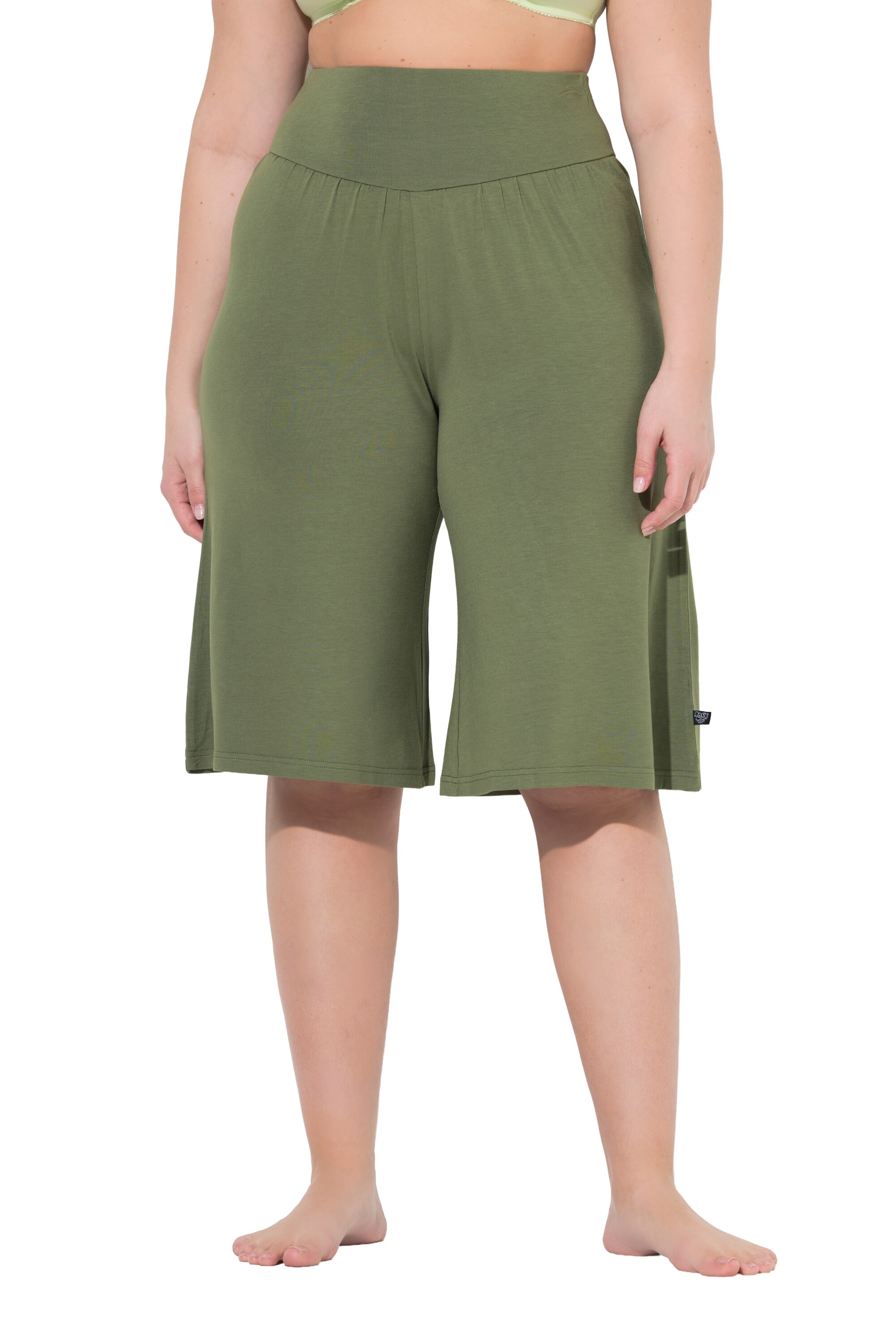 Ulla Popken Wide Leg Shorts in Grün: Vorderseite