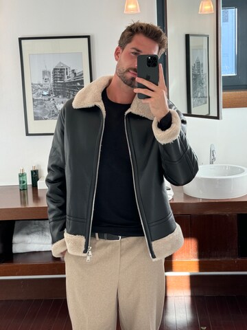 TRAPP Between-season jacket in Black