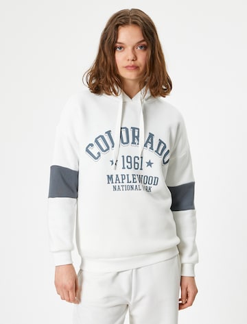 Koton Sweatshirt in Wit: voorkant