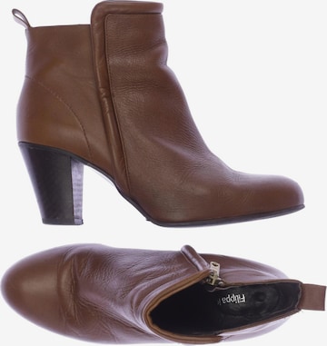 Filippa K Dress Boots in 40 in Brown: front