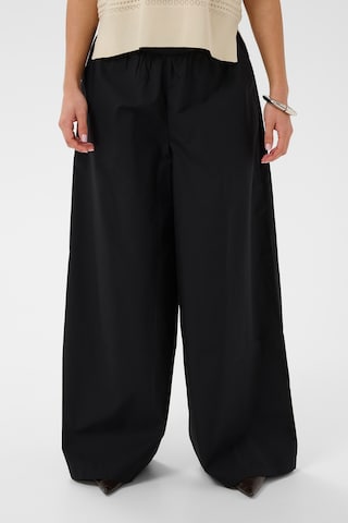 CULTURE Wide Leg Hose 'Jila Olena' in Schwarz: Vorderseite