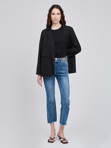 Influencer Тениска в черно