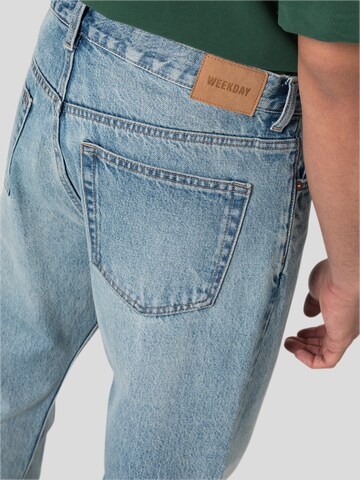 WEEKDAY Loosefit Jeans 'Space Seven' i blå