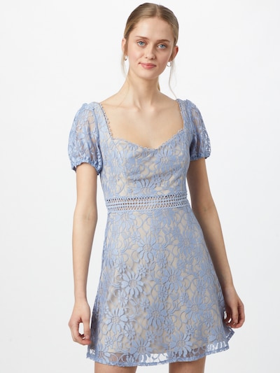Rochie 'ALICE' Love Triangle pe bej / albastru deschis, Vizualizare model