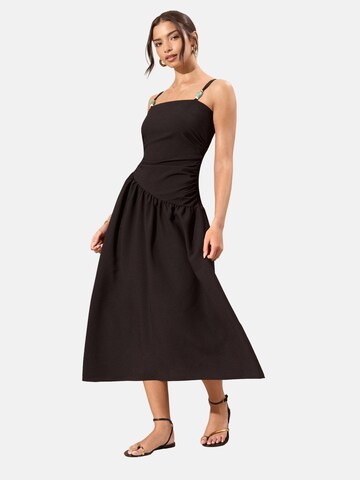 Robe Lipsy en noir : devant