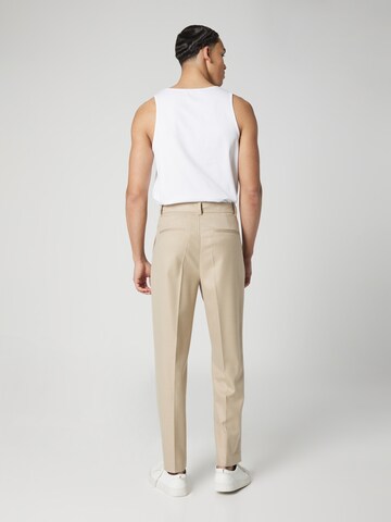 Guido Maria Kretschmer Men - regular Pantalón plisado 'Arthur' en beige: atrás