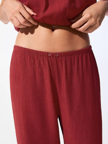 Pull&Bear Loosefit Broek in Rood