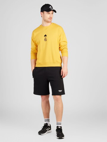 ADIDAS SPORTSWEAR - Sweatshirt de desporto 'Real Madrid' em amarelo