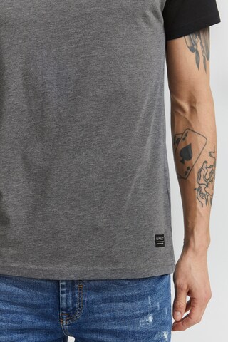 11 Project T-Shirt 'Bo' in Grau