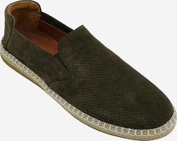 Desa Slip-ons in Green: front