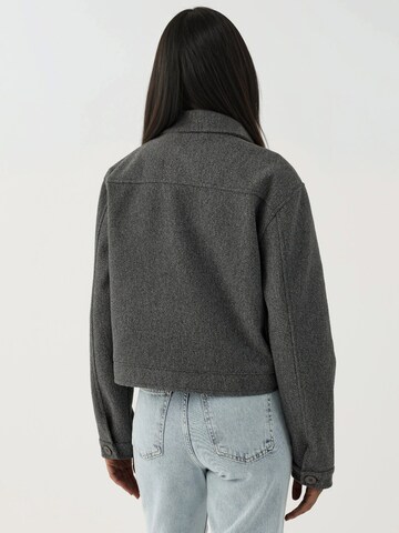 Hiccup Between-Season Jacket in Grey