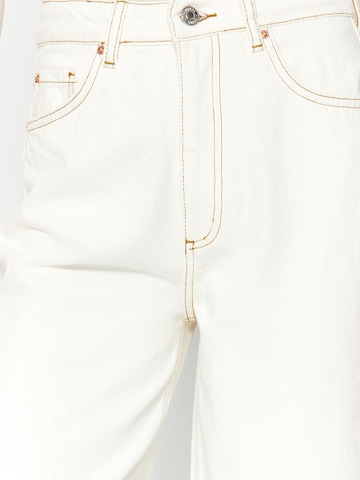 Trendyol - Tapered Vaquero en blanco