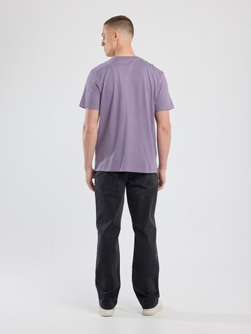 America Today Shirt in Lila