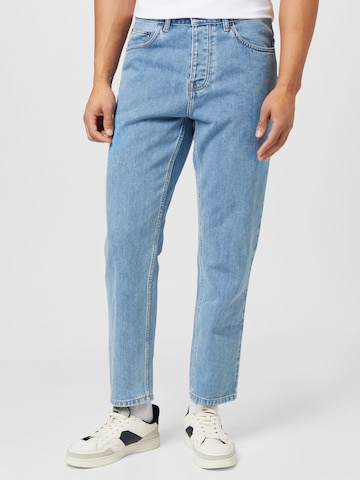 Carhartt WIP Avsmalnet Jeans 'Newel' i blå: forside