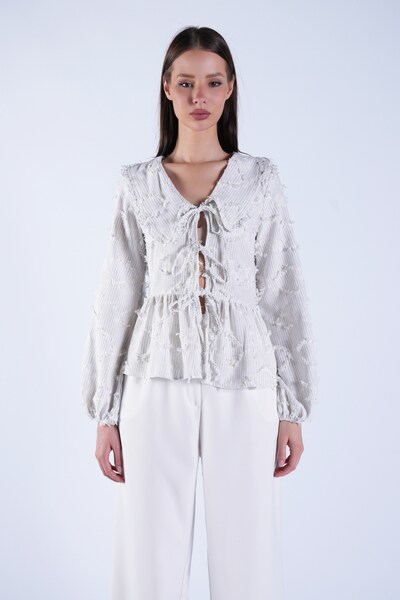 Trend Alaçatı Stili Bluse in S in ecru / hellgrau, Produktansicht