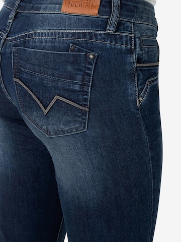 Slimfit Jeans 'Tahila' de la TIMEZONE pe albastru