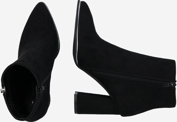 Botine de la Dorothy Perkins pe negru