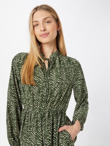 ABOUT YOU - Vestidos camiseiros 'Tessy' em verde