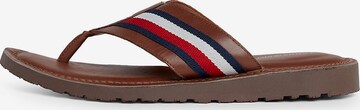 Tongs TOMMY HILFIGER en marron : devant