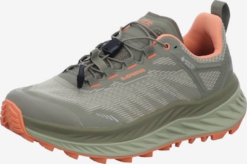 LOWA Schnürschuh in Grün: Vorderseite